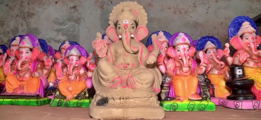 POP Ganesh idols threaten traditional clay artisans
