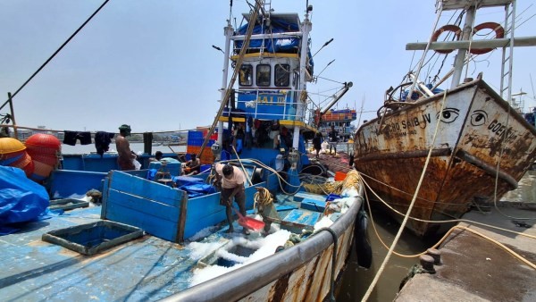 Gujarat introduces diesel cards for fishing fleet
