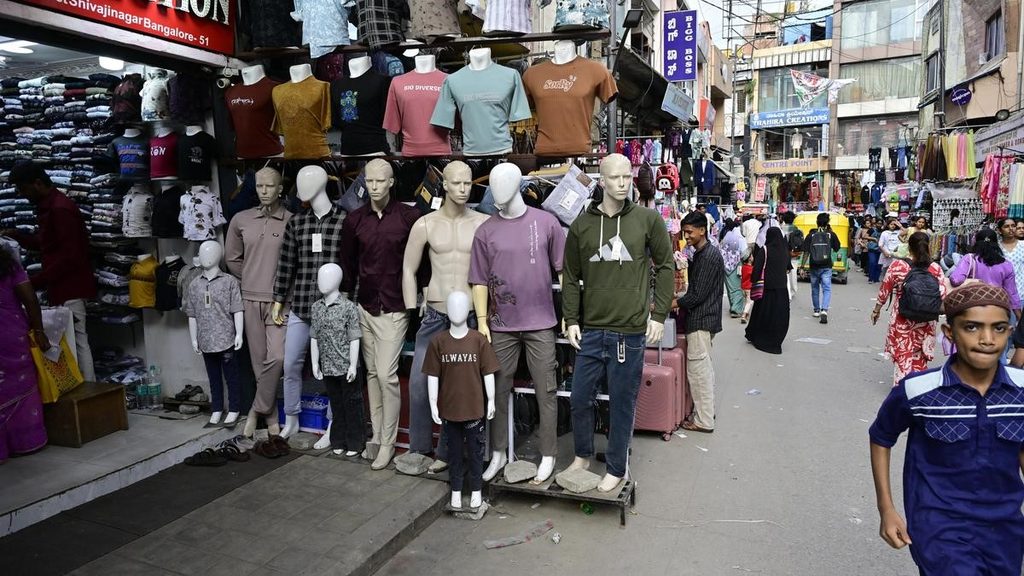 Strict action promised against re-encroaching vendors