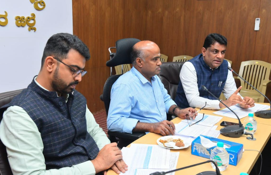 Chikkaballapura leads state in voter revision drive