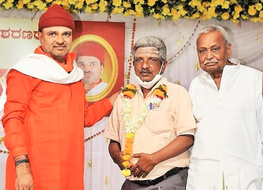 Suresh Horakeri's library service inspires knowledge seekers