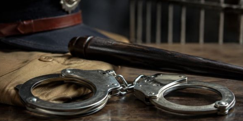 Couple held for stealing luxury cars