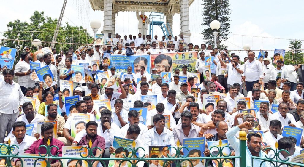 Protesters block road in Mysuru