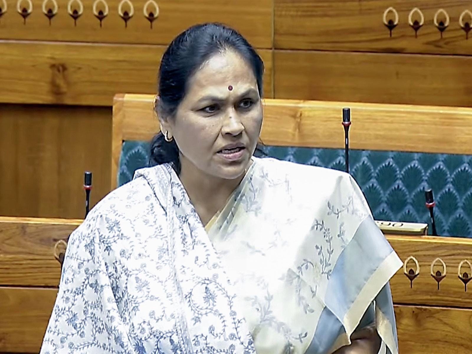 Shobha seeks CBI probe into KPSC recruitment irregularities