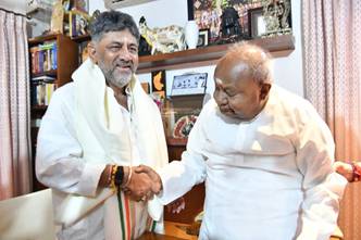 "Son of the soil": DK praises Deve Gowda