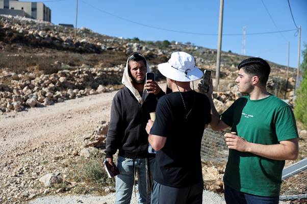 US Flag Fails To Deter Settlers
