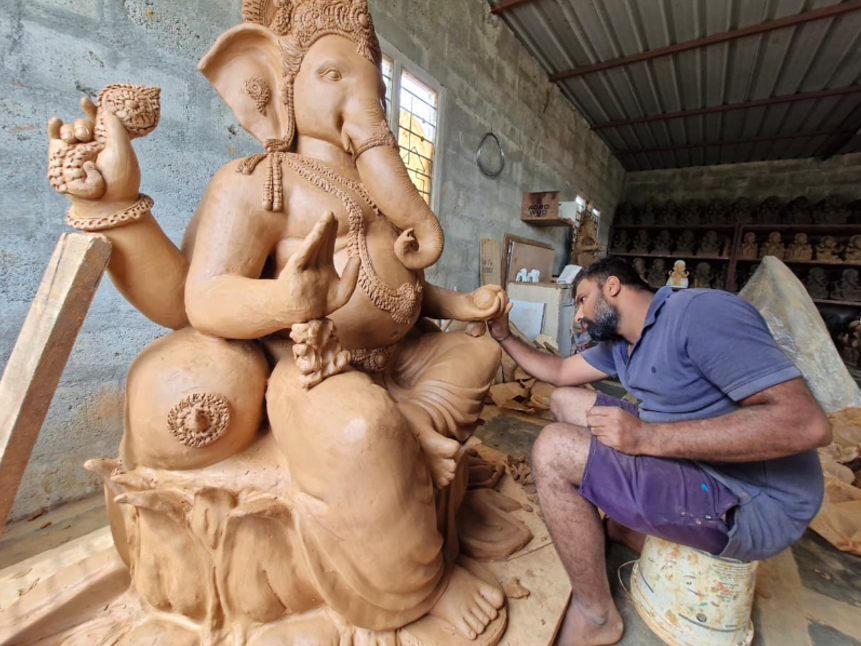 Gadag artisans seek support for green Ganesh idols