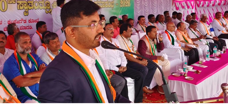 Magadi Tehsildar urges youth to honour freedom fighters