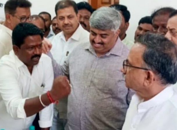 Savita Samaj seeks Sachin Patil for Gadag Congress leadership