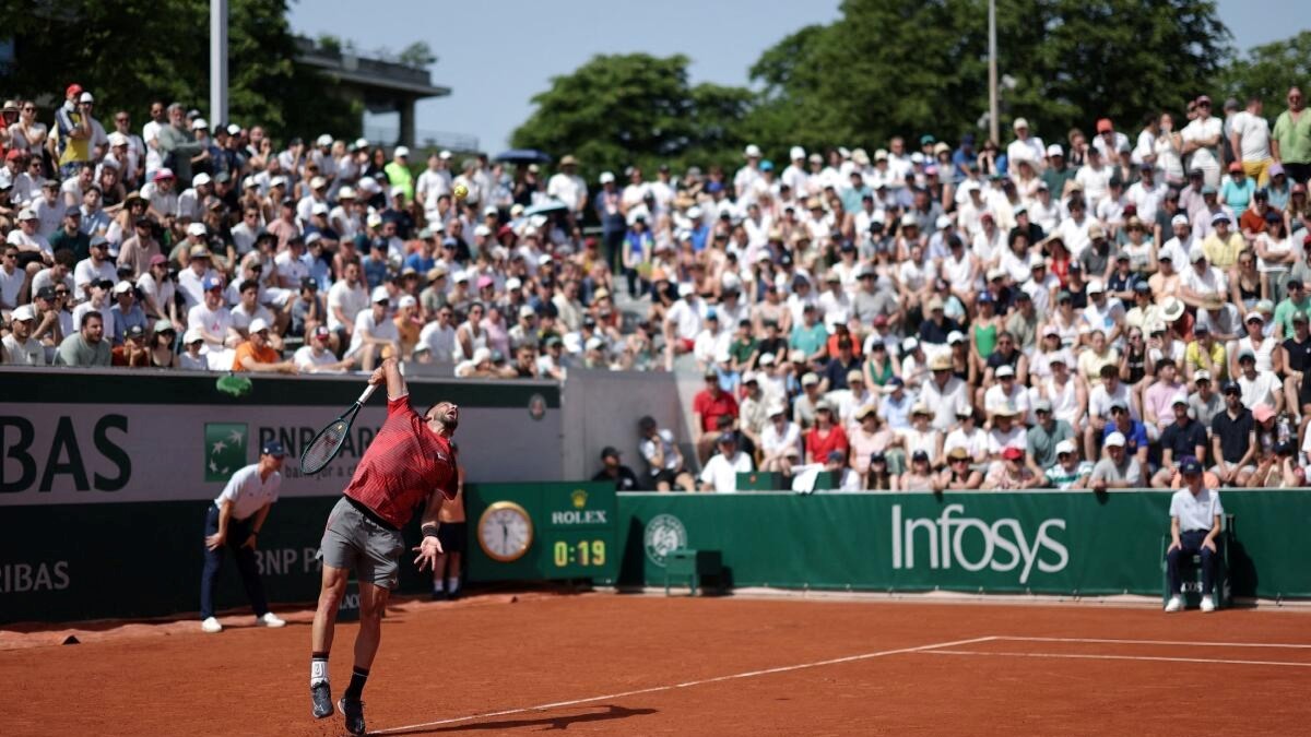 French Open begins under blazing sun as Sinner leads title hopes