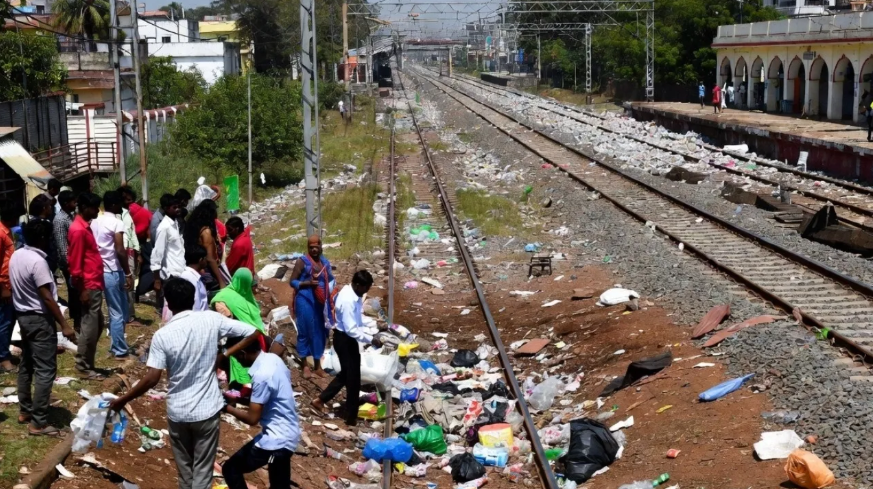 South Western Railway warns against track dumping