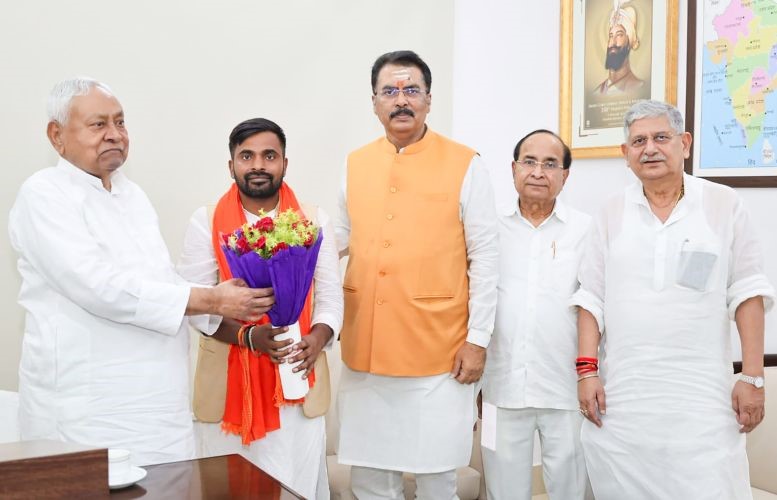 NDA candidate seeks Nitish Kumar's blessings
