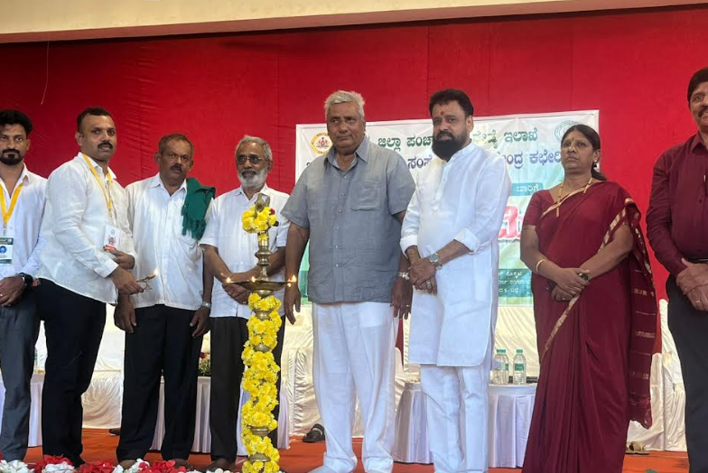 Minister prioritises sericulture growth in Coastal Karnataka