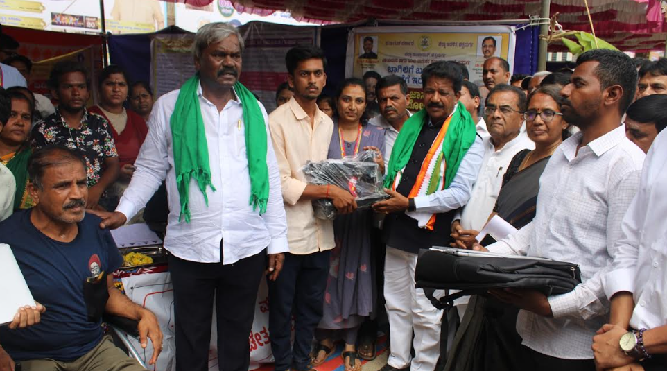 Ensure government schemes reach people directly: Raghumurthy