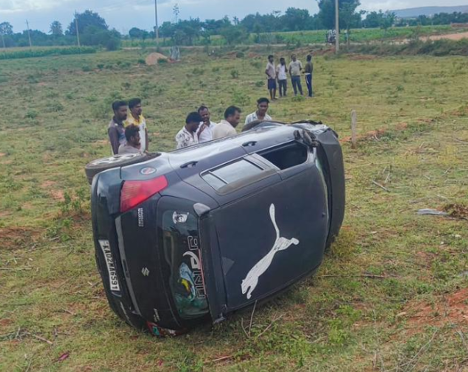 Gajendragad highway crash kills two-wheeler rider