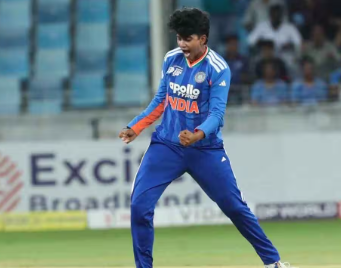 Charani becomes first Indian bowler to cross 800 rating points