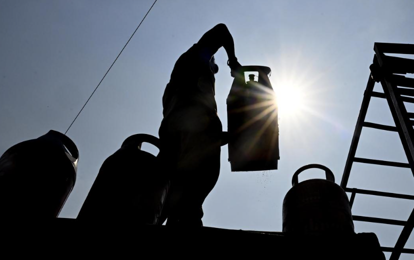 High refill, deposit costs deter 10-kg LPG buyers